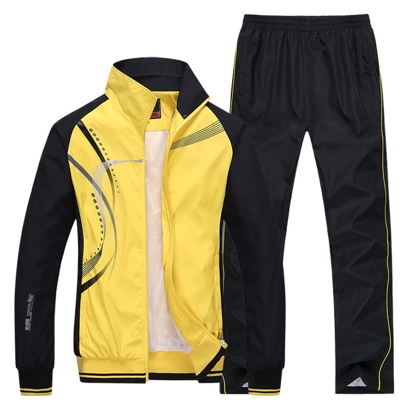 UrbanTrend™ - Trendsetting Men's Tracksuit Attire