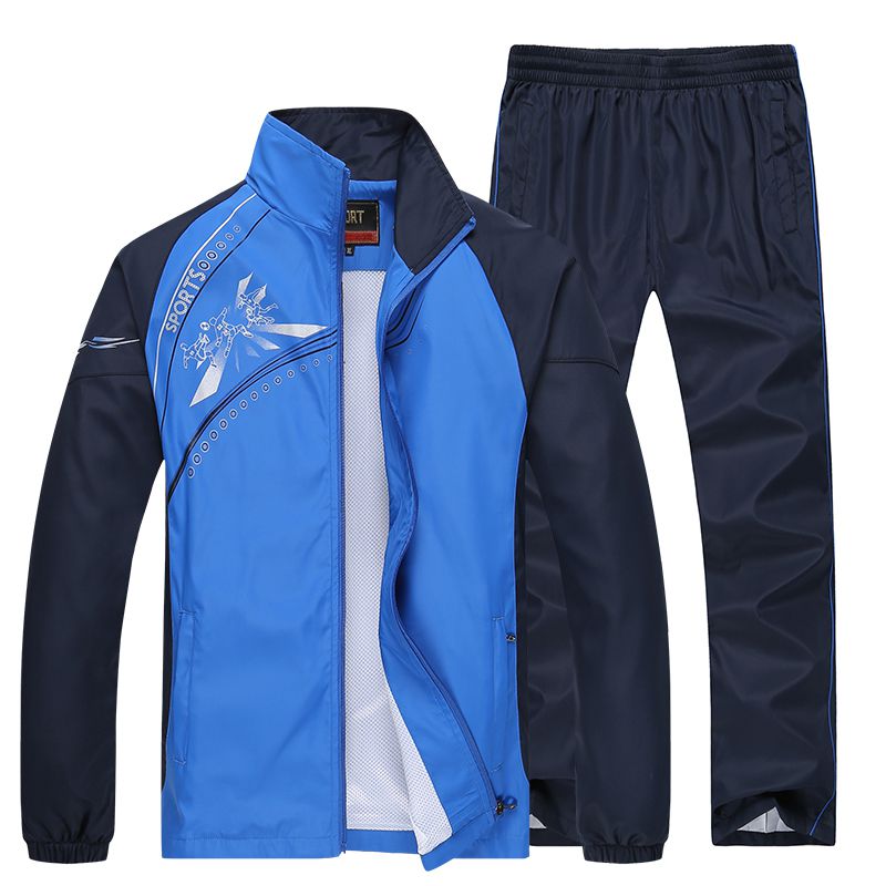 UrbanTrend™ - Trendsetting Men's Tracksuit Attire