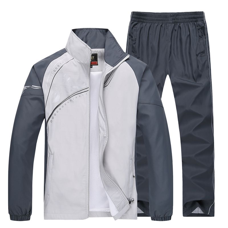 UrbanTrend™ - Trendsetting Men's Tracksuit Attire