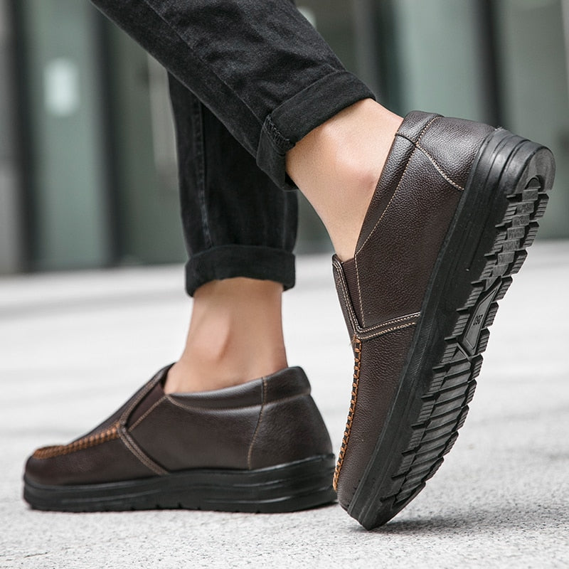 ExecutiveTread™ - Light Leather Casual Shoes