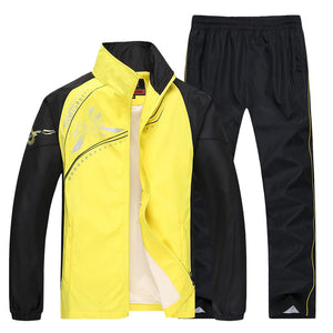 UrbanTrend™ - Trendsetting Men's Tracksuit Attire