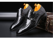 Load image into Gallery viewer, Octavian Crocodile Pattern Leather Shoe
