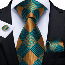 Load image into Gallery viewer, Roberto Business Silk  3 Piece Set Hanky,Cufflinks Set
