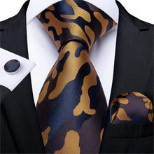 Load image into Gallery viewer, Roberto Business Silk  3 Piece Set Hanky,Cufflinks Set
